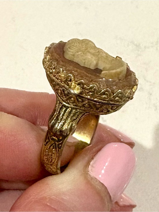 Estate Jewelry - Vintage 1950s Cameo Solid Perfume Holder Ring Adjustable Gold Tone Victorian